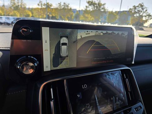 New 2025 Lexus LX 600 4WD w/ Premium Package image 30