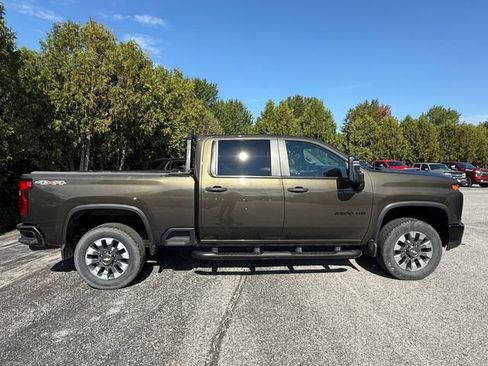 Used 2023 Chevrolet Silverado 2500 Custom w/ Custom Value Package AWD/4WD image 6