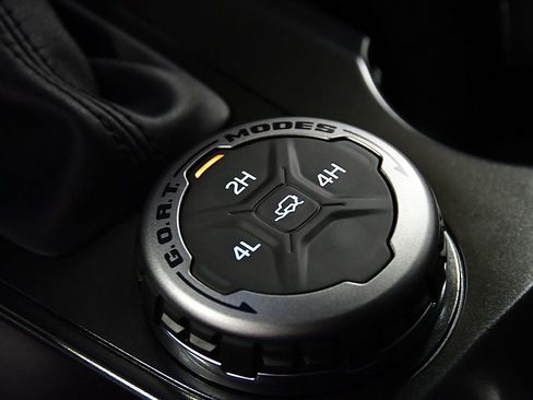 Used 2025 Ford Bronco Outer Banks AWD/4WD image 25