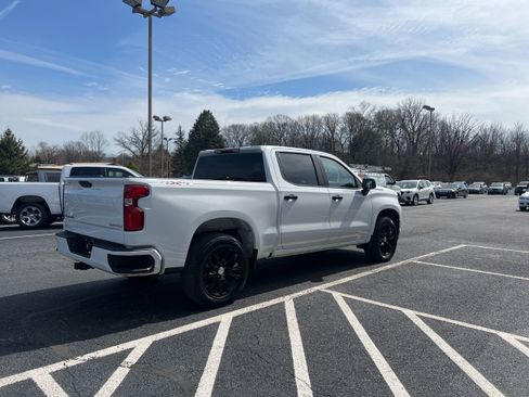 Used 2022 Chevrolet Silverado 1500 Custom w/ Safety Confidence Package image 6