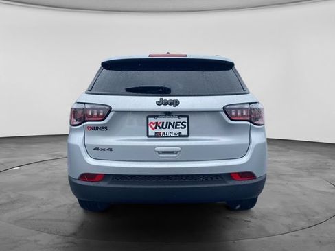 Used 2026 Jeep Compass Latitude AWD/4WD image 10