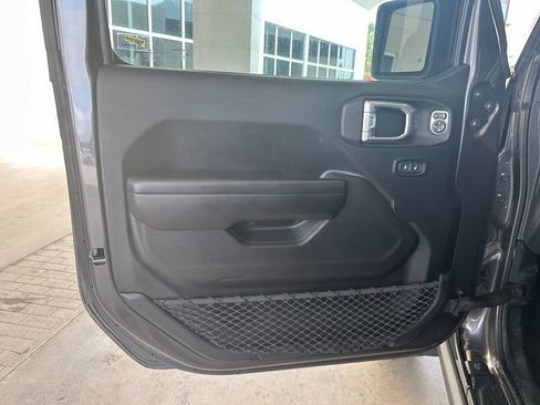 Used 2020 Jeep Gladiator Sport AWD/4WD image 11