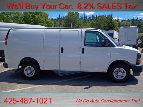 Used 2017 Chevrolet Express 2500 RWD image 4