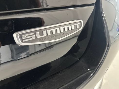 Used 2023 Jeep Grand Cherokee Summit AWD/4WD image 36