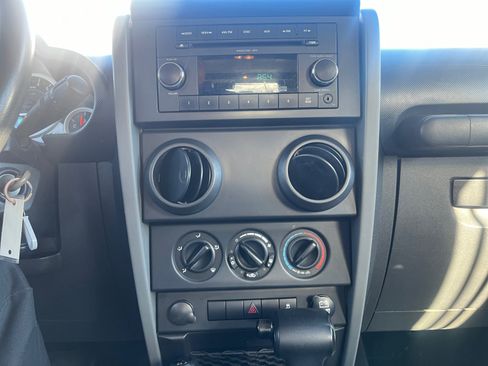 Used 2010 Jeep Wrangler Unlimited Sport image 23