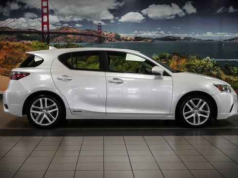 Used 2017 Lexus CT 200h 200h w/ Seat Comfort Package image 5