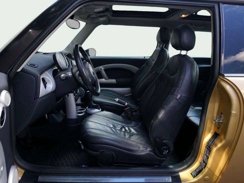 Used 2004 MINI Cooper Hardtop FWD image 13