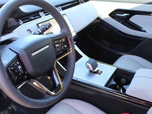 Used 2025 Land Rover Range Rover Evoque S image 12
