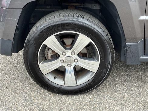 Used 2017 Jeep Patriot High Altitude AWD/4WD image 17