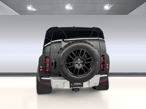 Used 2022 Land Rover Defender 110 S AWD/4WD image 10