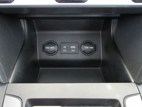 Used 2019 Hyundai Elantra SE w/ Cargo Package FWD image 37