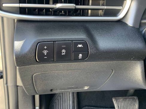 Used 2021 Hyundai Elantra SE image 14