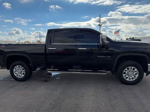 Used 2024 Chevrolet Silverado 2500 LTZ image 9