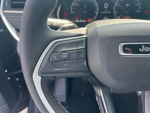 New 2025 Jeep Grand Cherokee L Altitude image 23