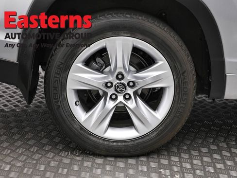 Used 2019 Toyota Highlander Limited w/ Carpet Mat Package (TMS) AWD/4WD image 34