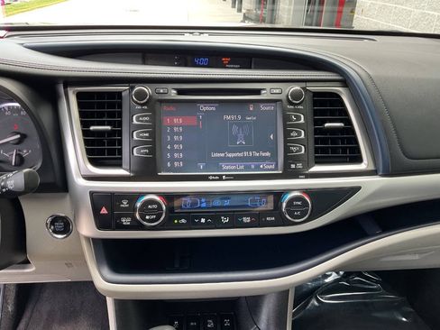 Used 2015 Toyota Highlander XLE AWD/4WD image 21