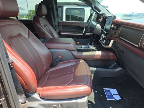 Used 2024 Ford Expedition Limited AWD/4WD image 7