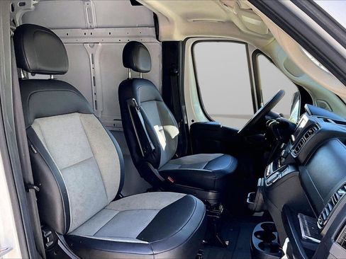 Used 2025 RAM ProMaster 2500 w/ Convenience Group FWD image 21