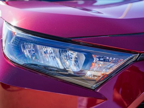 Certified 2020 Toyota RAV4 LE image 11