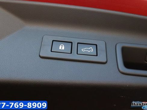 Used 2025 Subaru Forester Touring w/ Popular Package - Touring AWD/4WD image 16