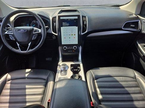 Certified 2024 Ford Edge SEL w/ Convenience Package AWD/4WD image 9