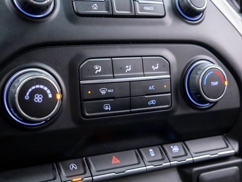 Used 2019 Chevrolet Silverado 1500 LT image 22