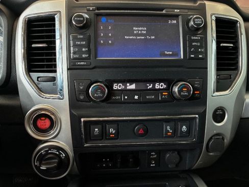 Used 2017 Nissan Titan PRO-4X w/ Pro-4x Convenience Package AWD/4WD image 16
