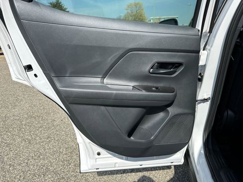 New 2026 Nissan Kicks S image 19