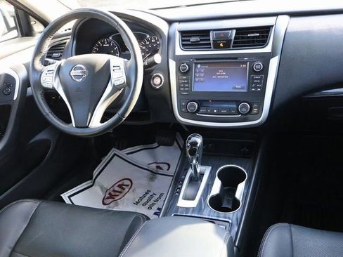 Used 2016 Nissan Altima 2.5 SL w/ 2.5 Technology w/LED Package image 17