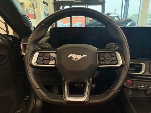 Used 2025 Ford Mustang Premium RWD image 17