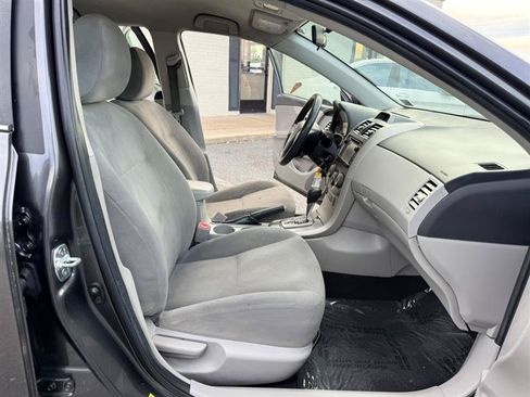 Used 2013 Toyota Corolla LE FWD image 10