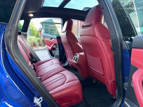 Used 2017 Maserati Levante S AWD/4WD image 22