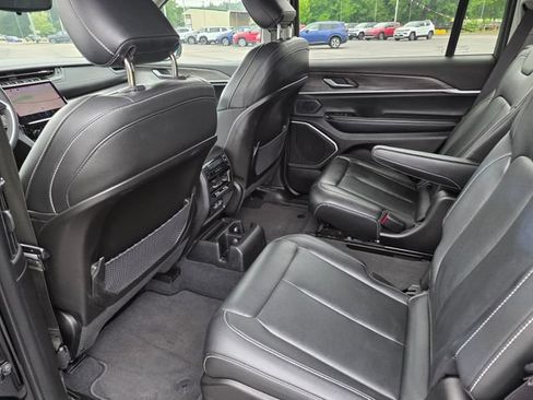 Used 2023 Jeep Grand Cherokee L Limited w/ Black Appearance Package RWD image 39