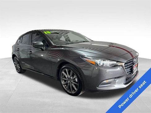 Used 2018 MAZDA MAZDA3 Touring FWD image 3