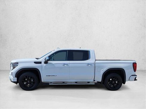 Used 2024 GMC Sierra 1500 Denali w/ Technology Package AWD/4WD image 8