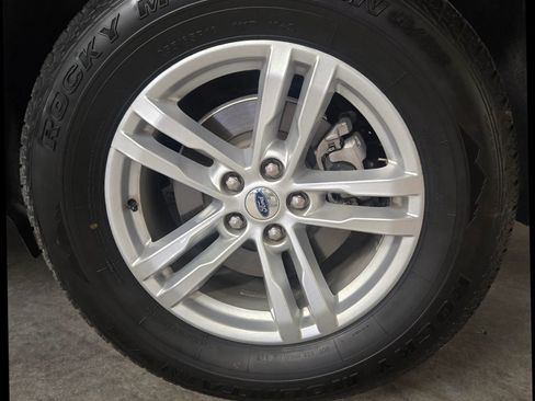 Used 2022 Ford Explorer XLT AWD/4WD image 19