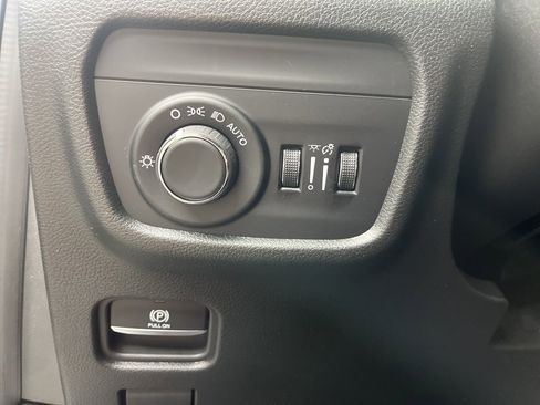 New 2025 Jeep Grand Cherokee Altitude RWD image 11