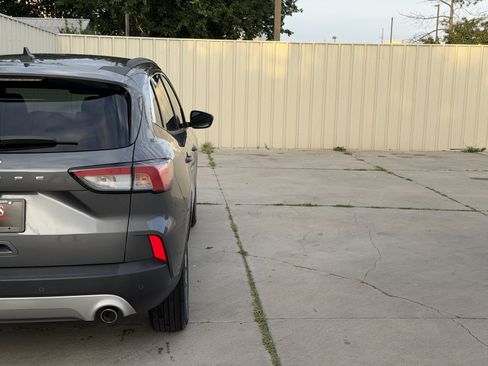 Used 2021 Ford Escape SEL FWD image 10