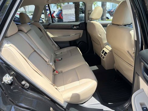 Used 2017 Subaru Outback 3.6R Limited AWD/4WD image 25