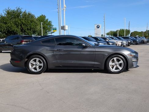 Used 2020 Ford Mustang Coupe RWD image 4