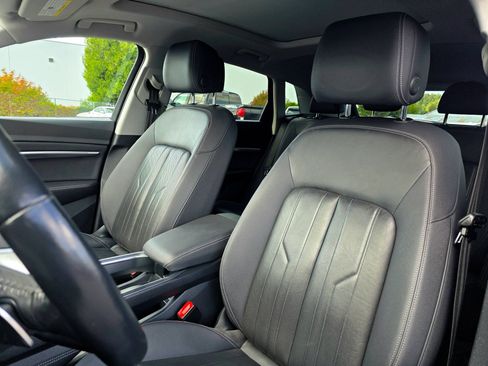 Used 2019 Audi e-tron Premium Plus AWD/4WD image 39