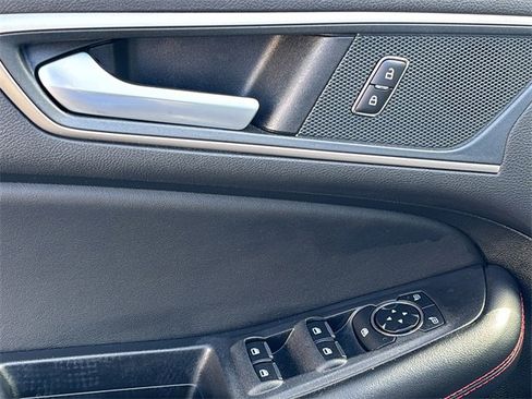 Used 2024 Ford Edge ST-Line image 16