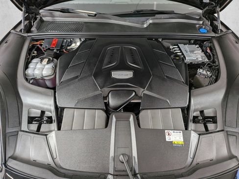 Certified 2023 Porsche Cayenne AWD/4WD image 26