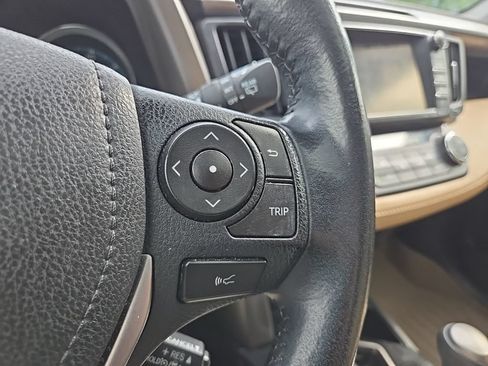 Used 2018 Toyota RAV4 Limited w/ Advanced Technology Package AWD/4WD image 18