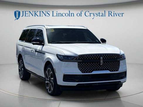New 2026 Lincoln Navigator Reserve AWD/4WD image 15