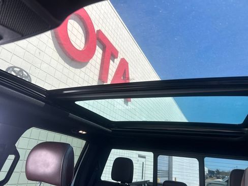 Used 2016 Ford F150 Platinum w/ Equipment Group 701A Luxury image 22