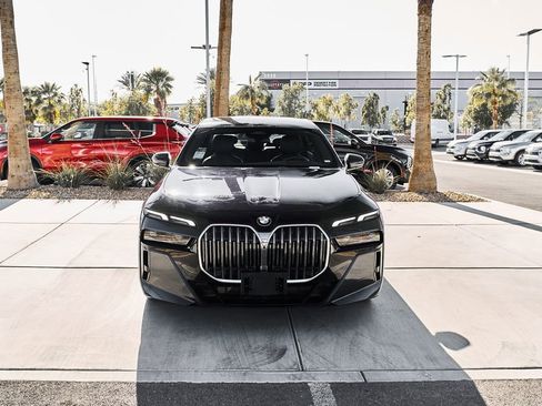 Used 2024 BMW 740i w/ Premium Package RWD image 6