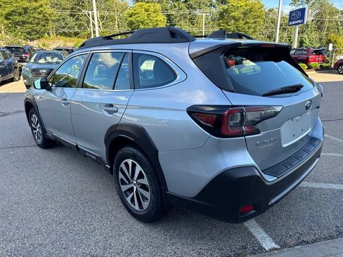 Used 2024 Subaru Outback AWD/4WD image 4