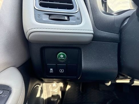 Used 2017 Honda HR-V EX image 32