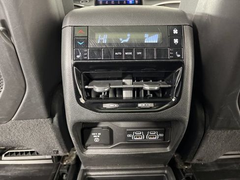 Used 2023 Jeep Grand Cherokee L Limited AWD/4WD image 46